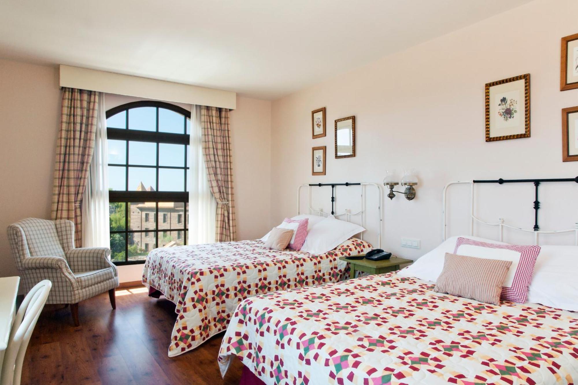 Portaventura Gold River: Theme Park Access Included Hotel Salou